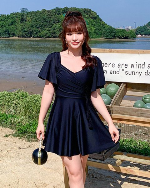 氣質荷葉袖修身裙裝連身泳衣