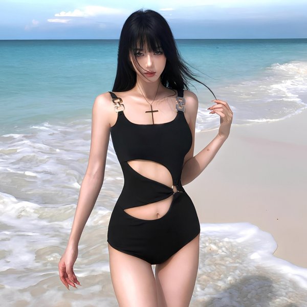 五金肩帶開洞造型連身泳衣